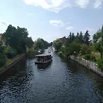 Altstadt-insel 아파트 라테노브